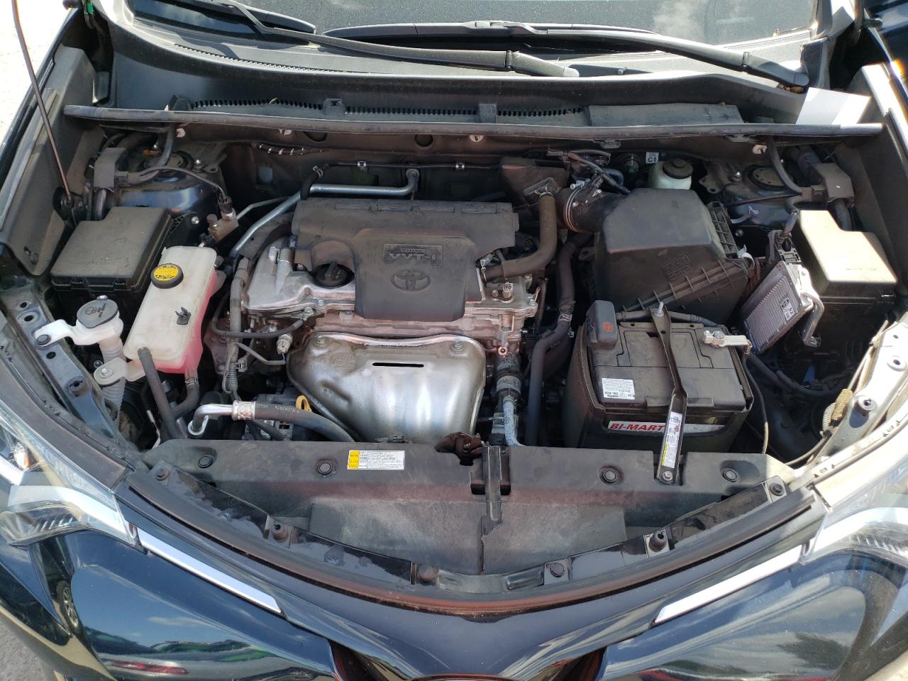 2T3BFREV3HW560862 2017 Toyota Rav4 Le