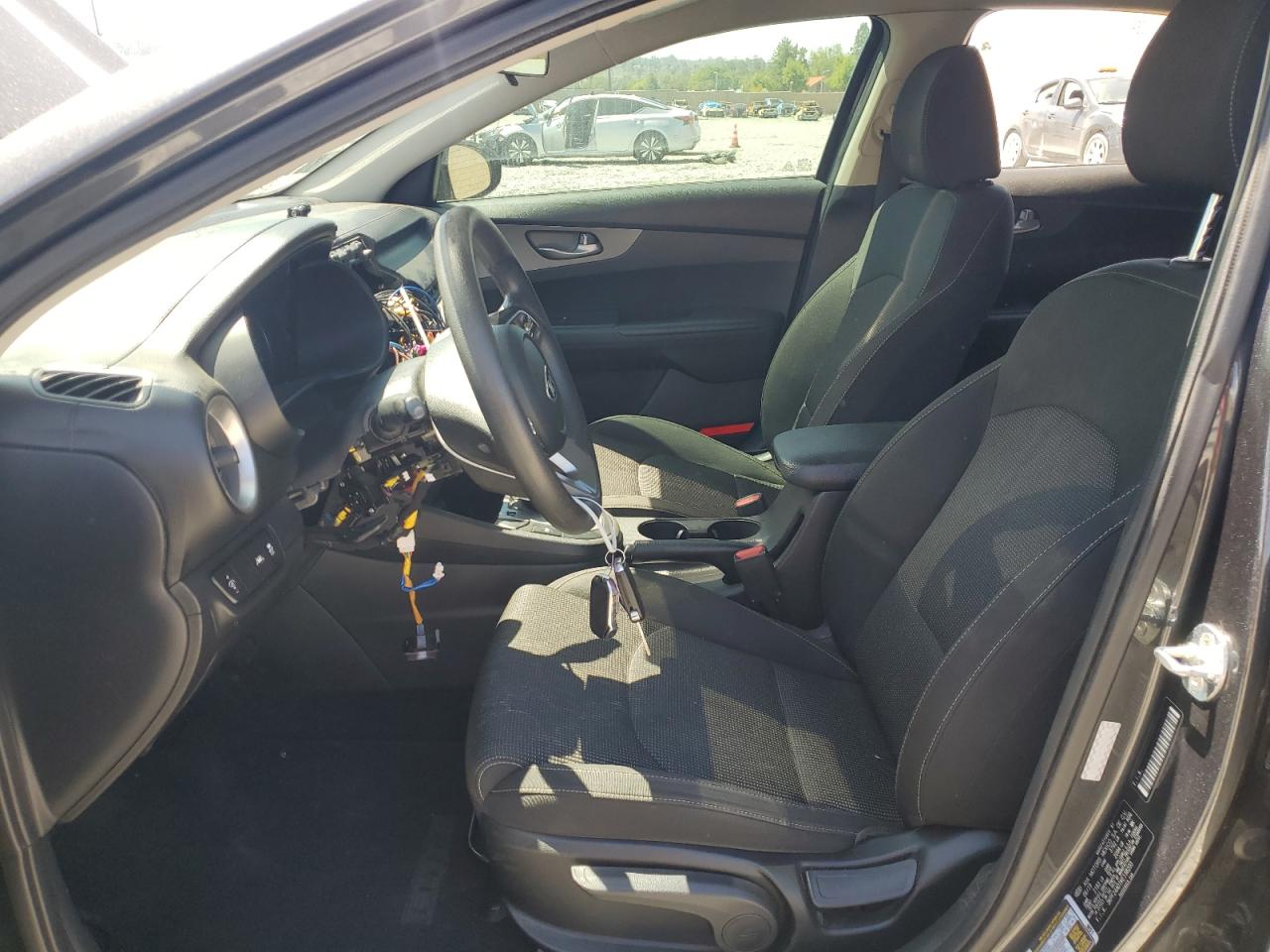 3KPF24AD1KE138203 2019 Kia Forte Fe