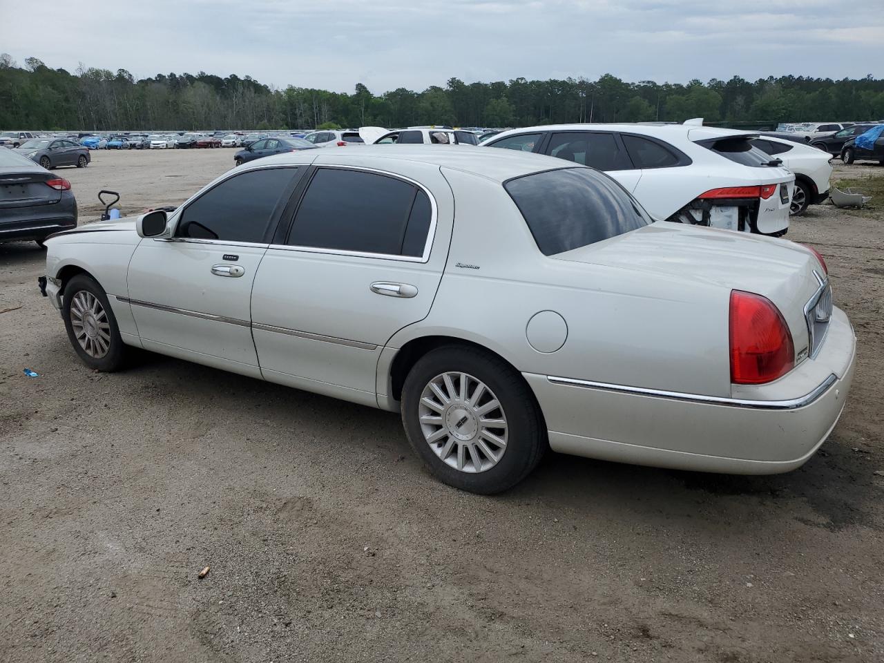 1LNHM81W64Y680451 2004 Lincoln Town Car Executive