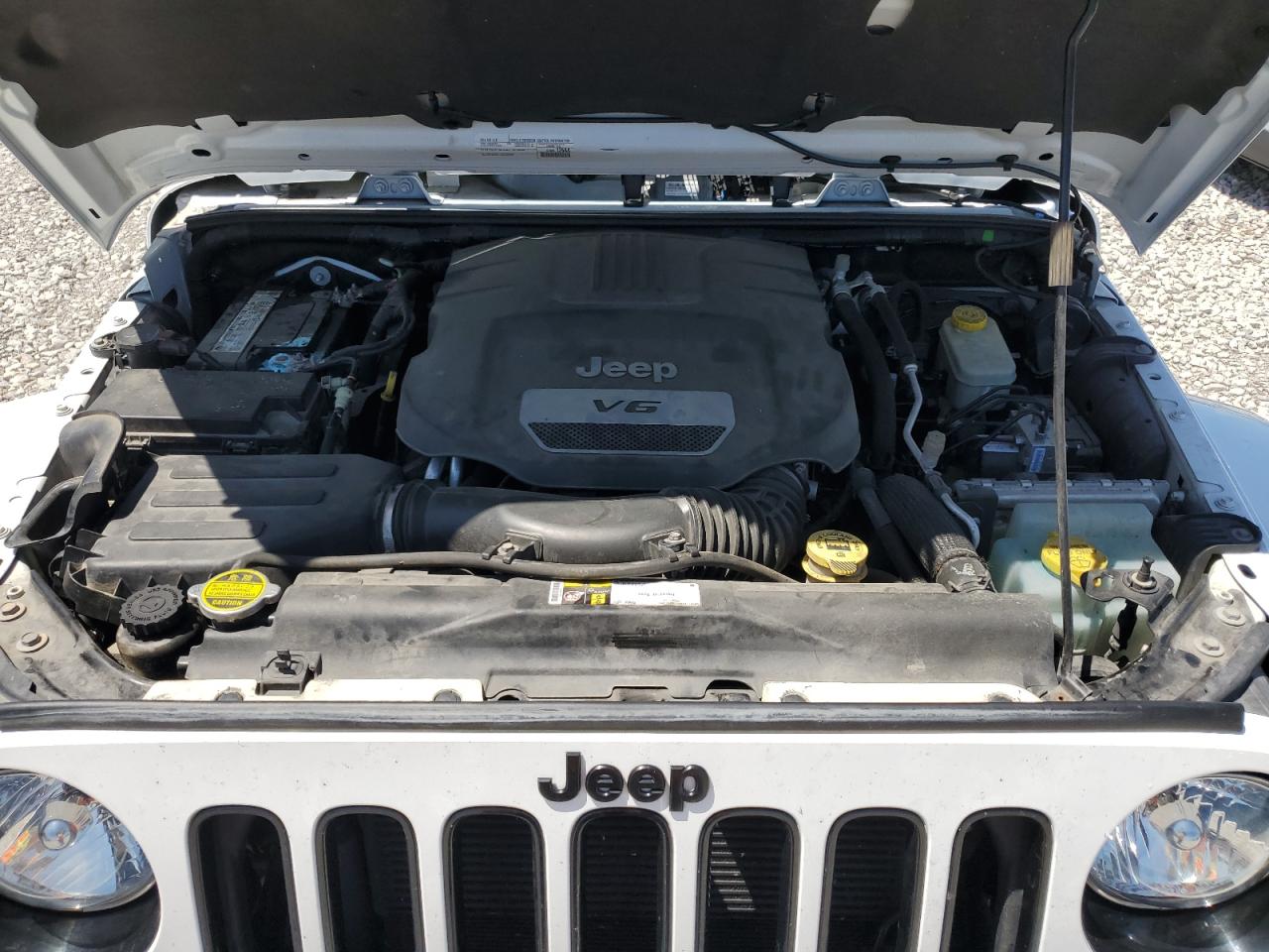 1C4BJWEG0FL688300 2015 Jeep Wrangler Unlimited Sahara