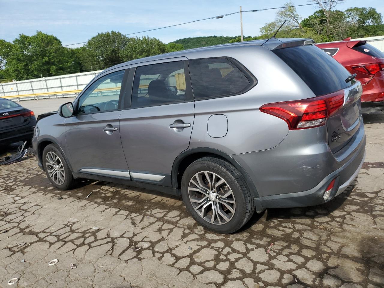 JA4AD3A34GZ052900 2016 Mitsubishi Outlander Se