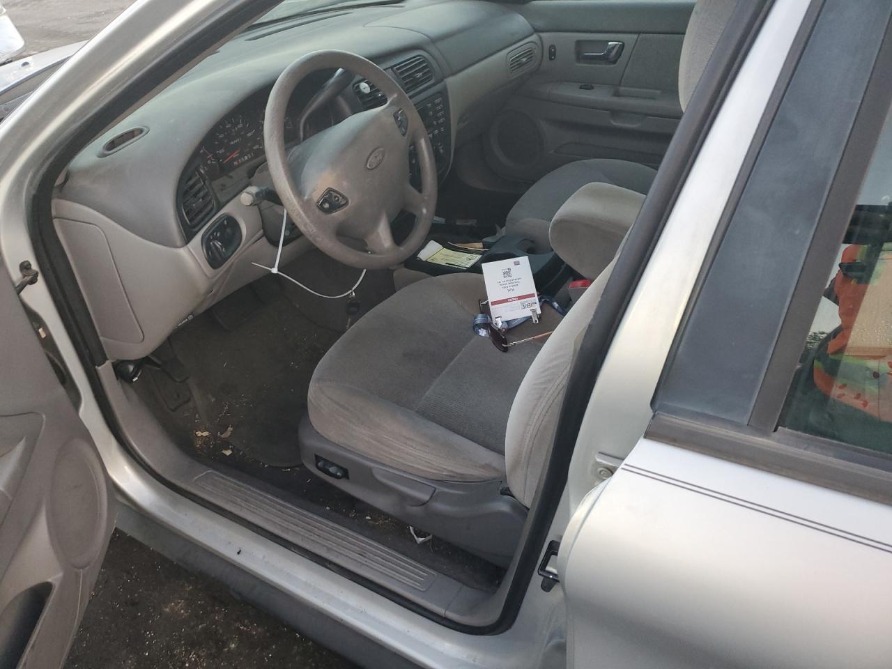 1FAFP55202A247650 2002 Ford Taurus Ses