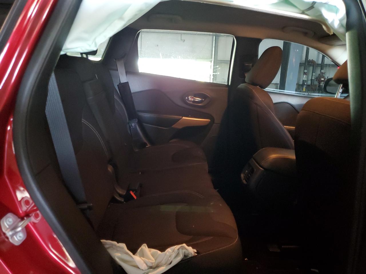 1C4PJLCB8HW663061 2017 Jeep Cherokee Latitude