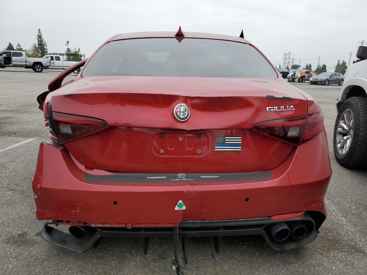 ZARFAEAV8H7555656 2017 Alfa Romeo Giulia Quadrifoglio
