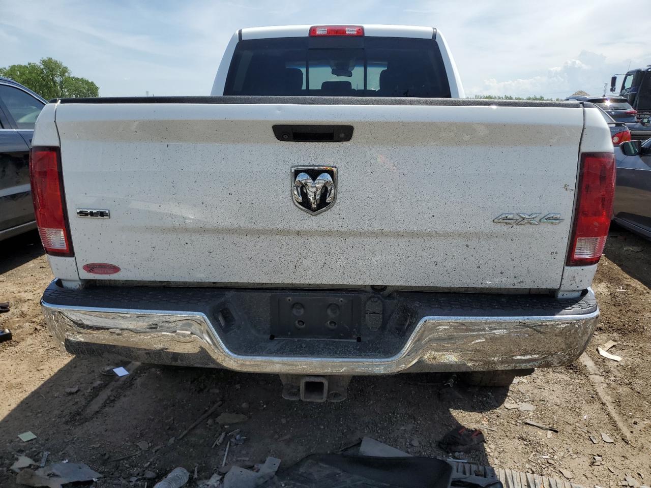 3C6TR5DT2JG215629 2018 Ram 2500 Slt