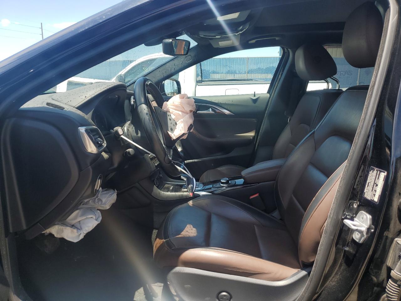 SJKCH5CR3JA045343 2018 Infiniti Qx30 Base