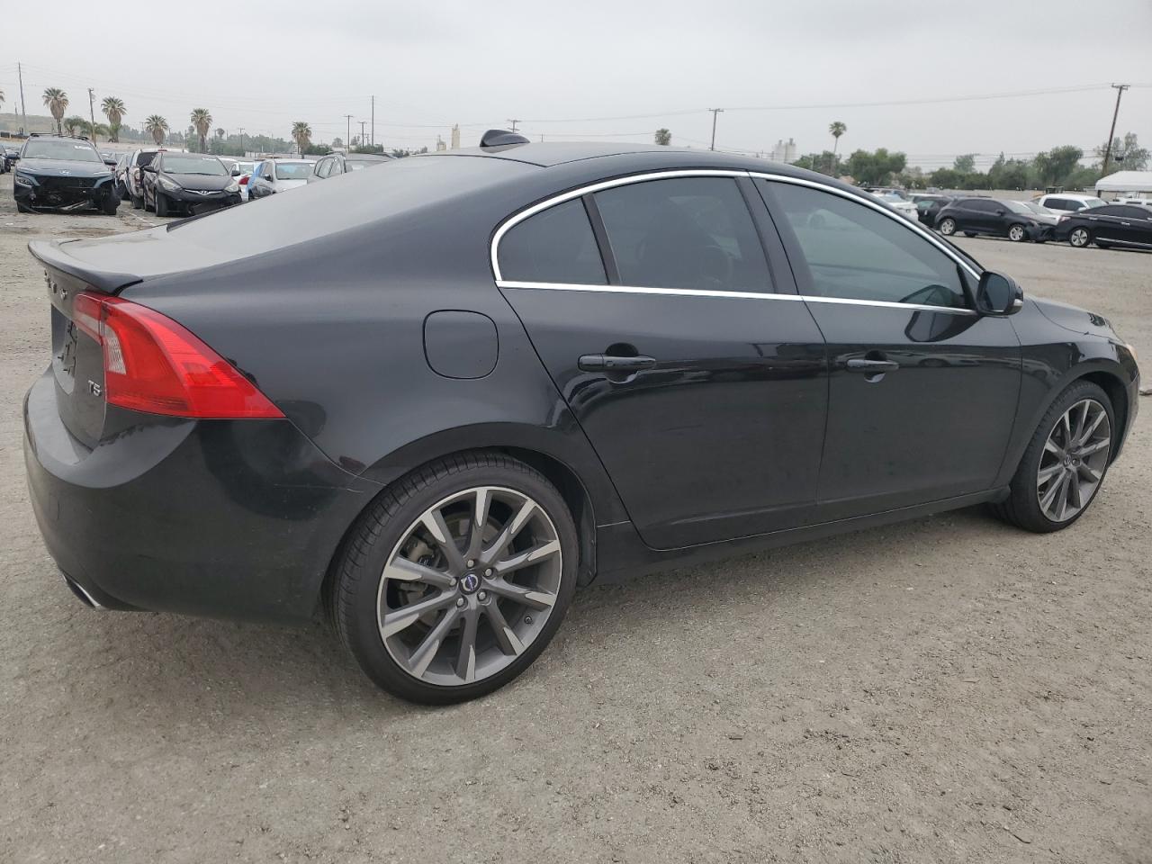 YV126MFD7F2318276 2015 Volvo S60 Platinum