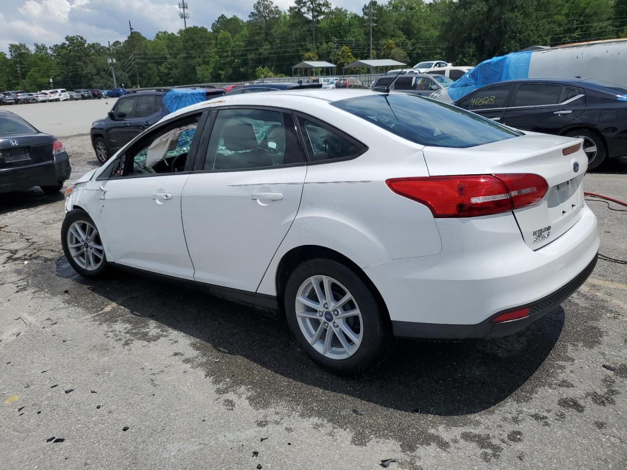 1FADP3F23JL265069 2018 Ford Focus Se