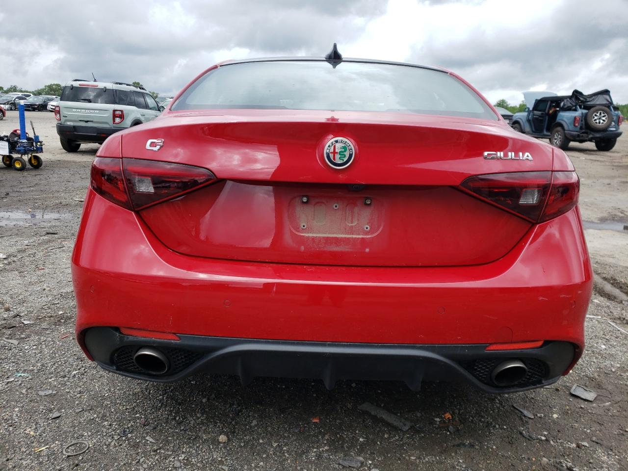 ZARFAECN5H7540528 2017 Alfa Romeo Giulia Ti