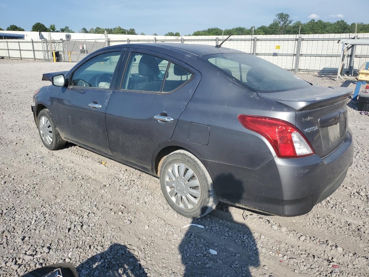 2018 Nissan Versa S vin: 3N1CN7APXJL807071