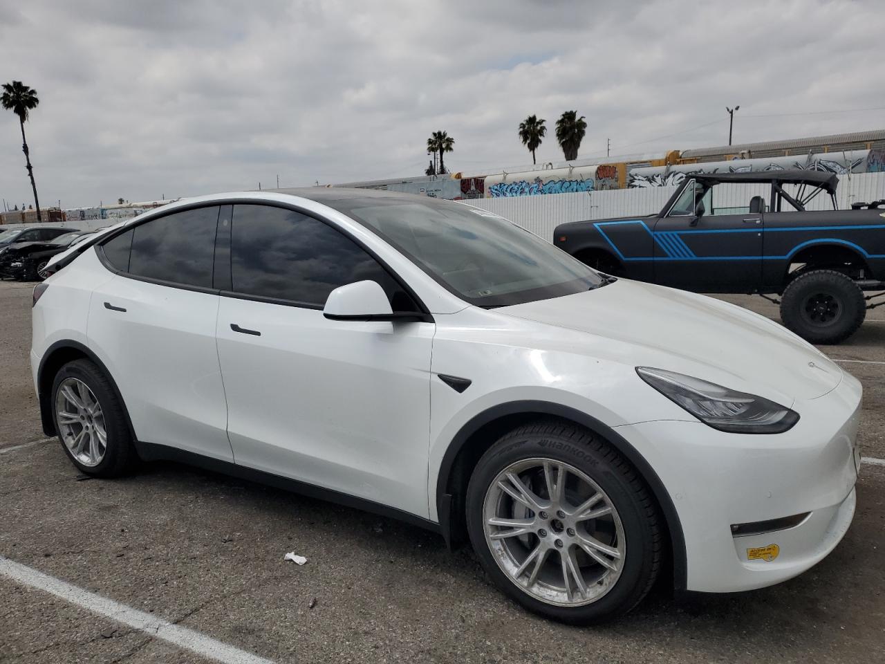 7SAYGDEE9NF367713 2022 Tesla Model Y