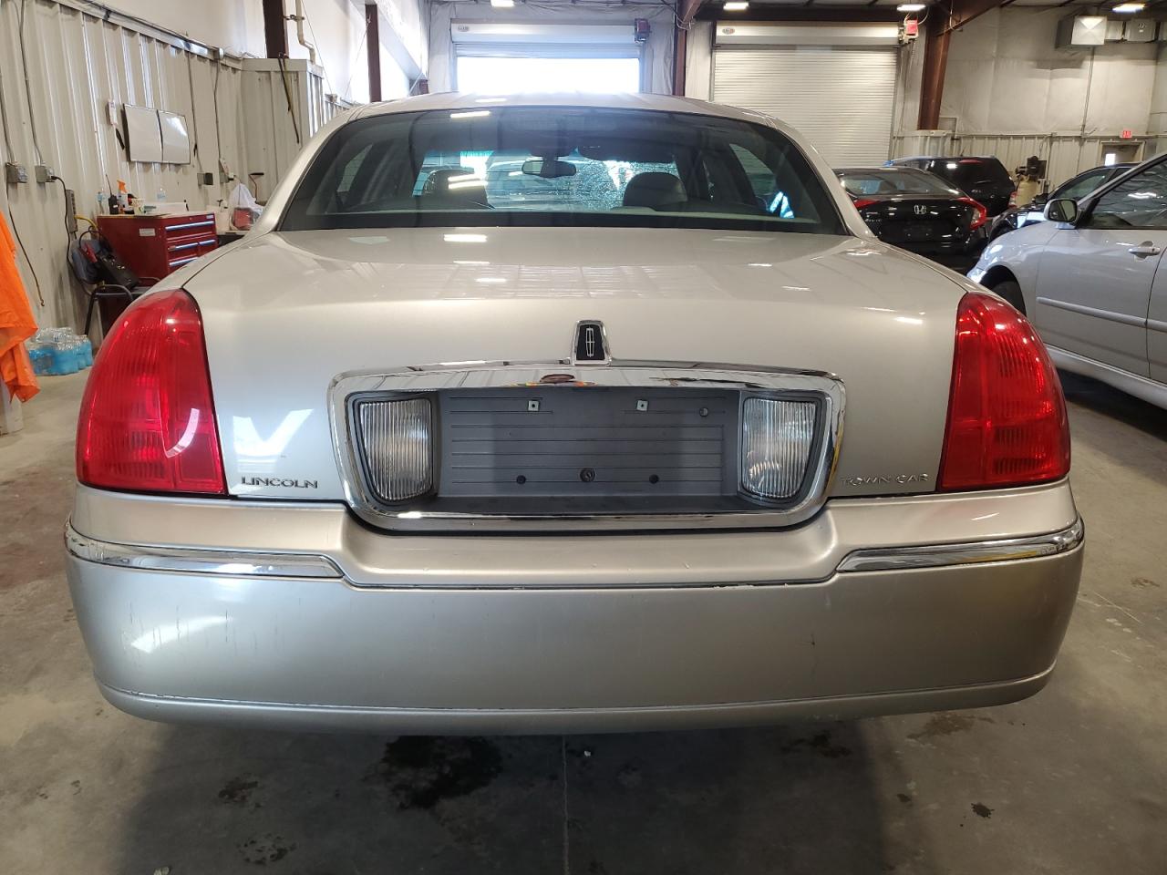 1LNHM81W33Y678431 2003 Lincoln Town Car Executive