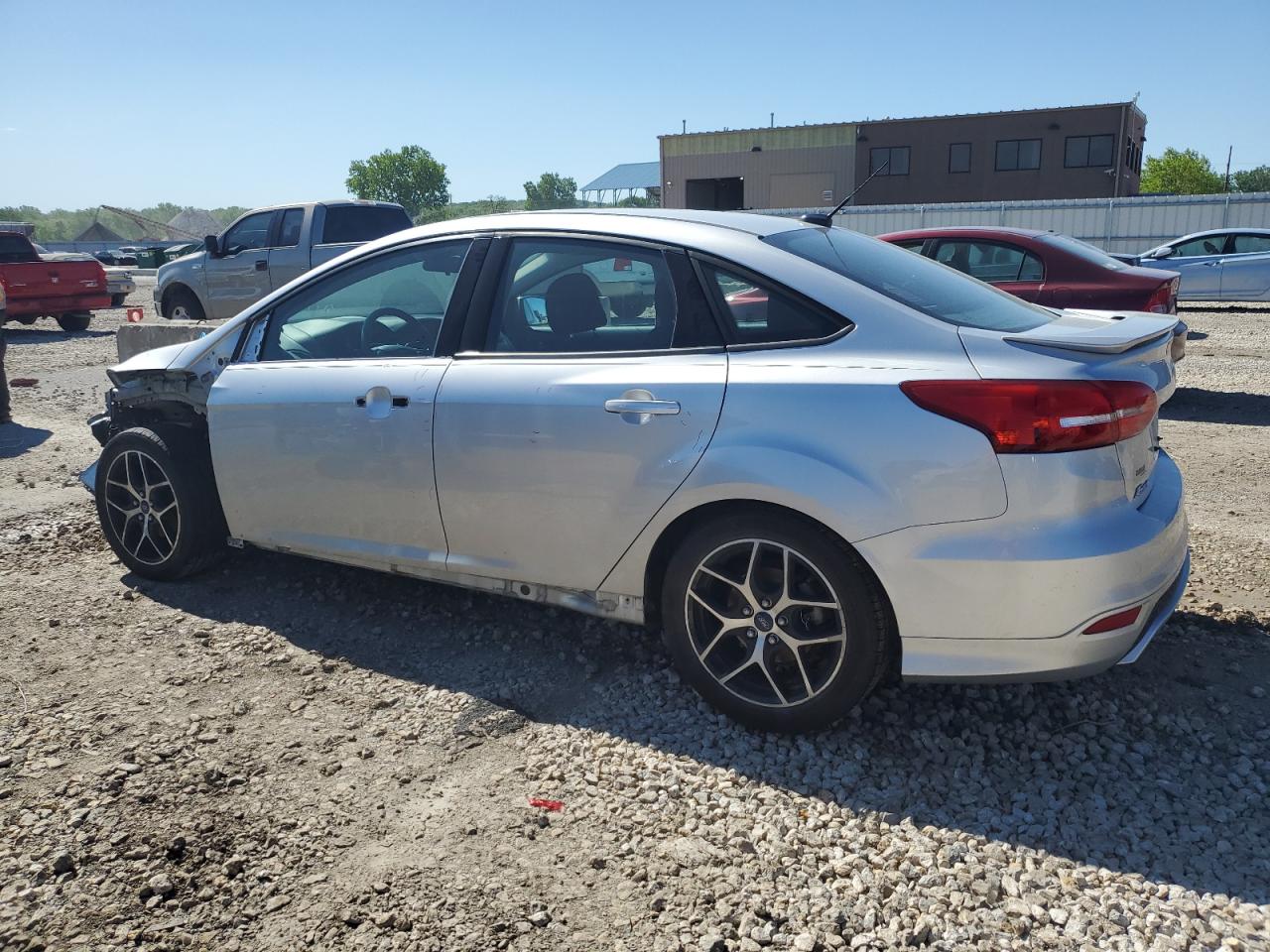 2015 Ford Focus Se vin: 1FADP3F20FL275002