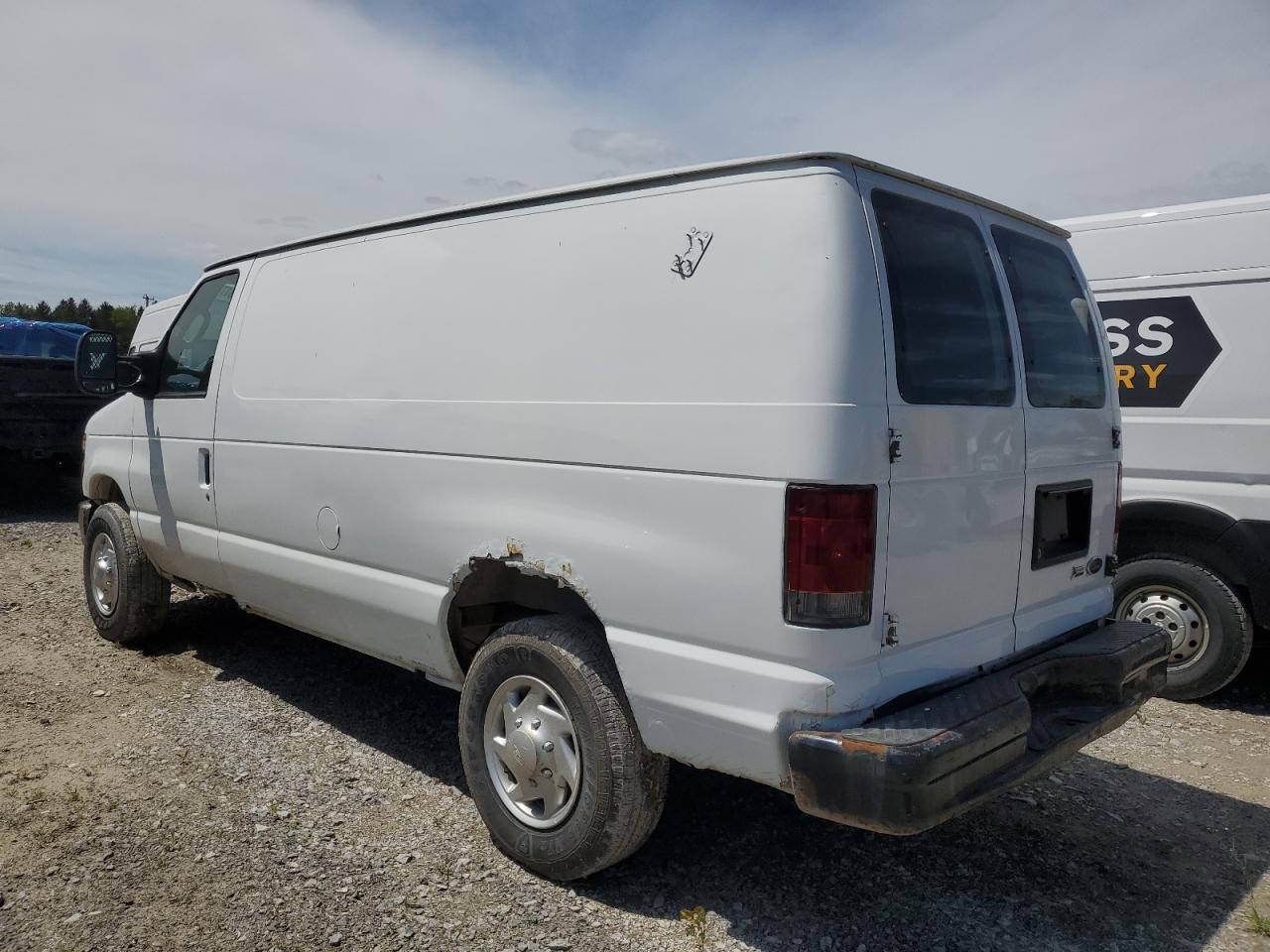 1FTNE2EW5ADA74332 2010 Ford Econoline E250 Van