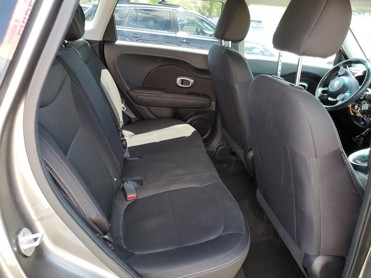 KNDJN2A22G7340401 2016 Kia Soul