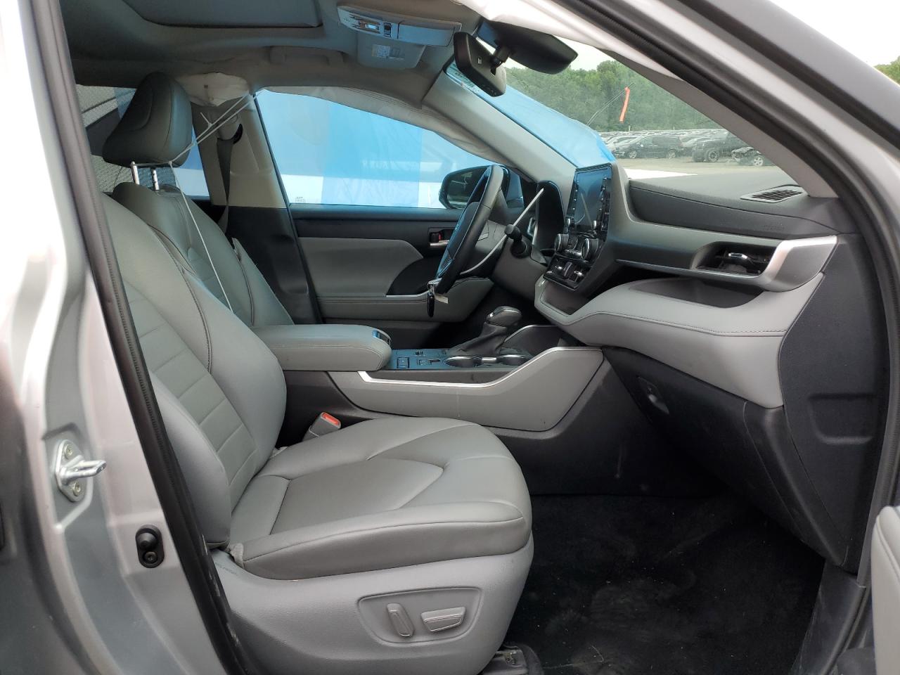 5TDGZRAH9MS535151 2021 Toyota Highlander Xle