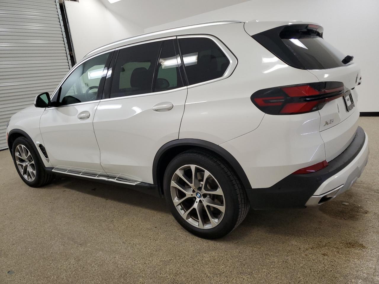 5UX23EU08R9T53083 2024 BMW X5 xDrive40I