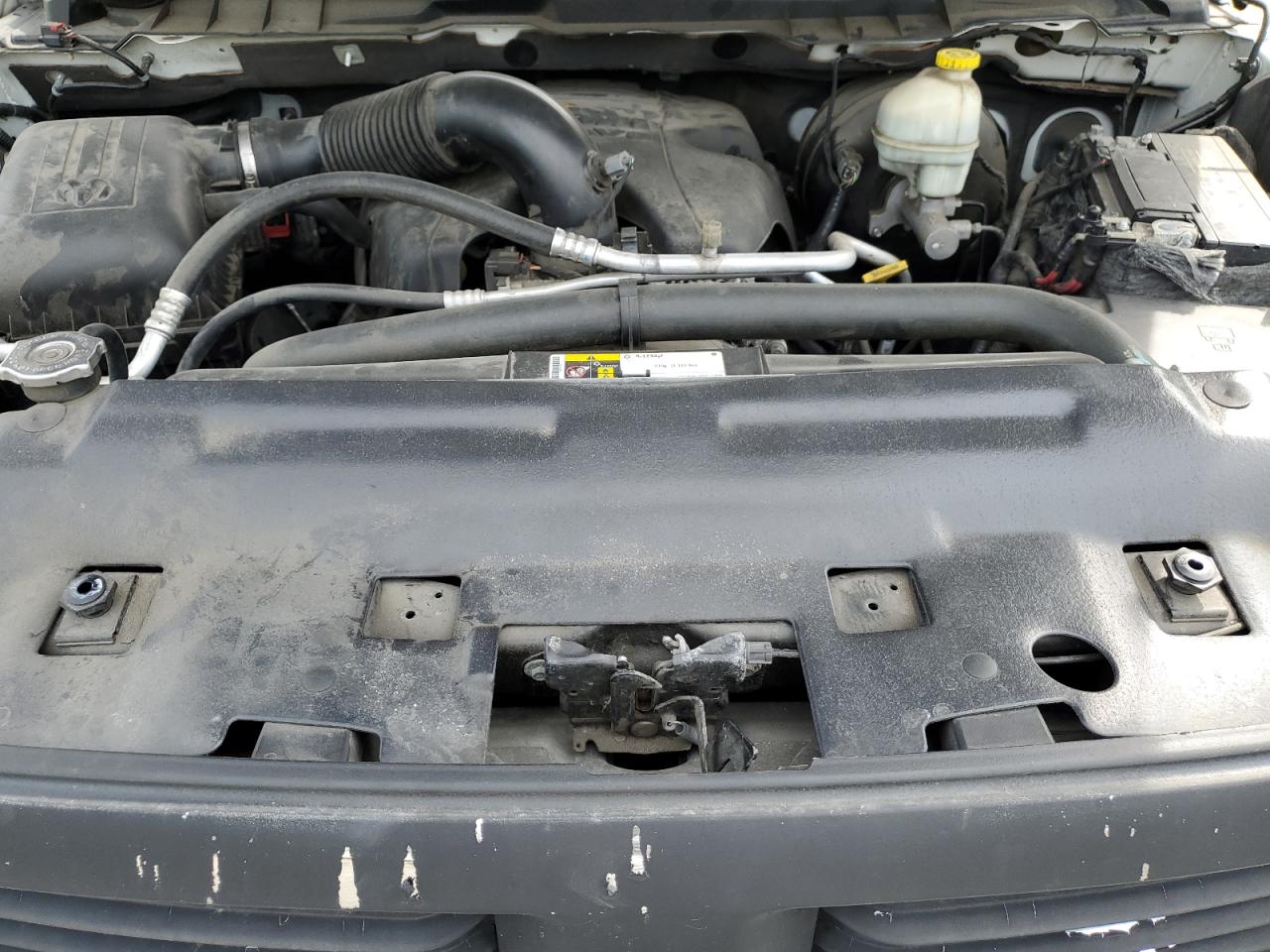 1C6RR7GT1FS594009 2015 Ram 1500 Slt