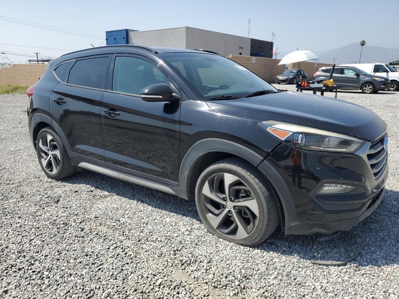 2017 Hyundai Tucson Limited vin: KM8J33A26HU581923