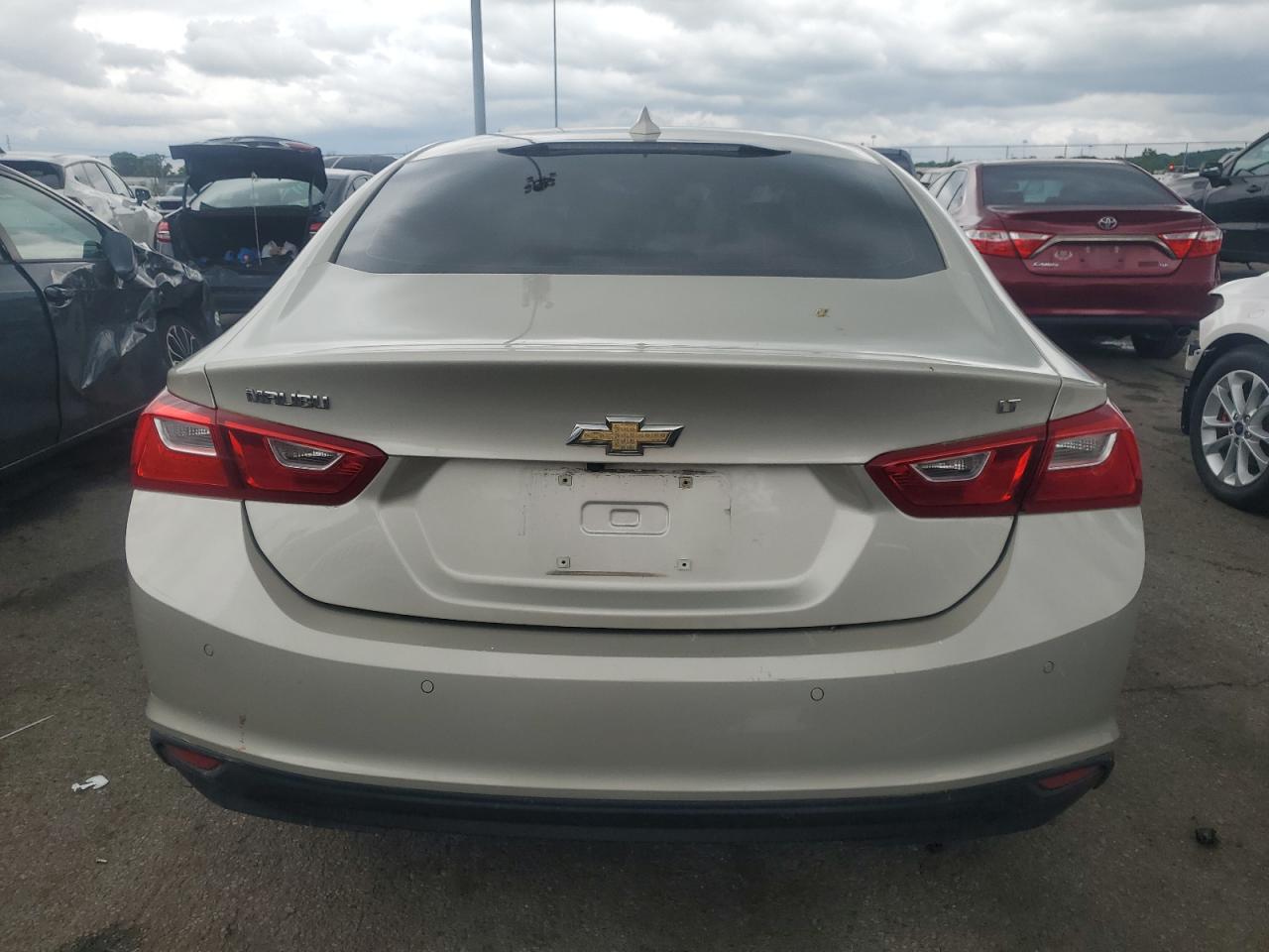 1G1ZE5ST3GF318949 2016 Chevrolet Malibu Lt