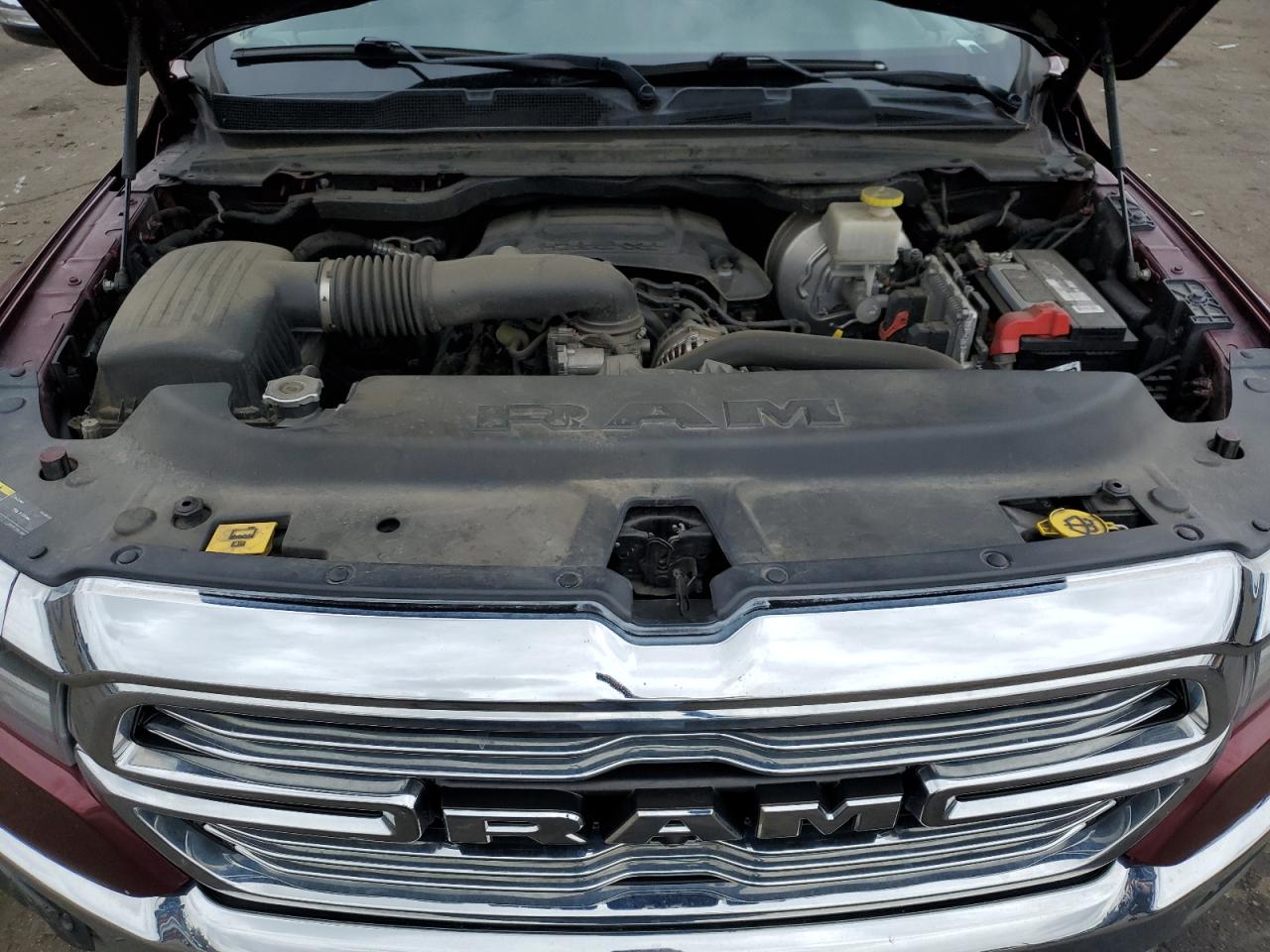 2019 Ram 1500 Laramie vin: 1C6SRFRT7KN725798