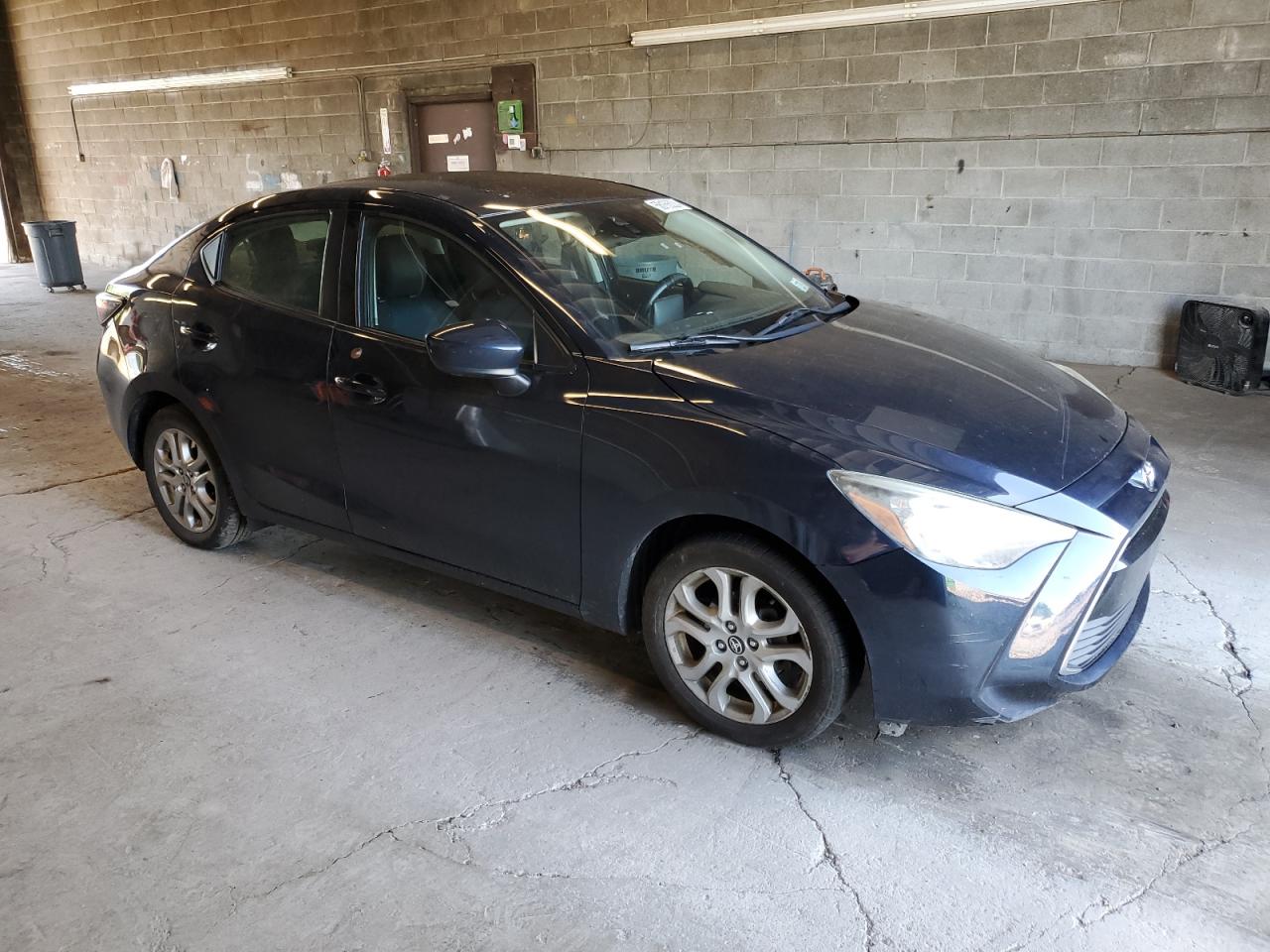 3MYDLBYV3JY329630 2018 Toyota Yaris Ia