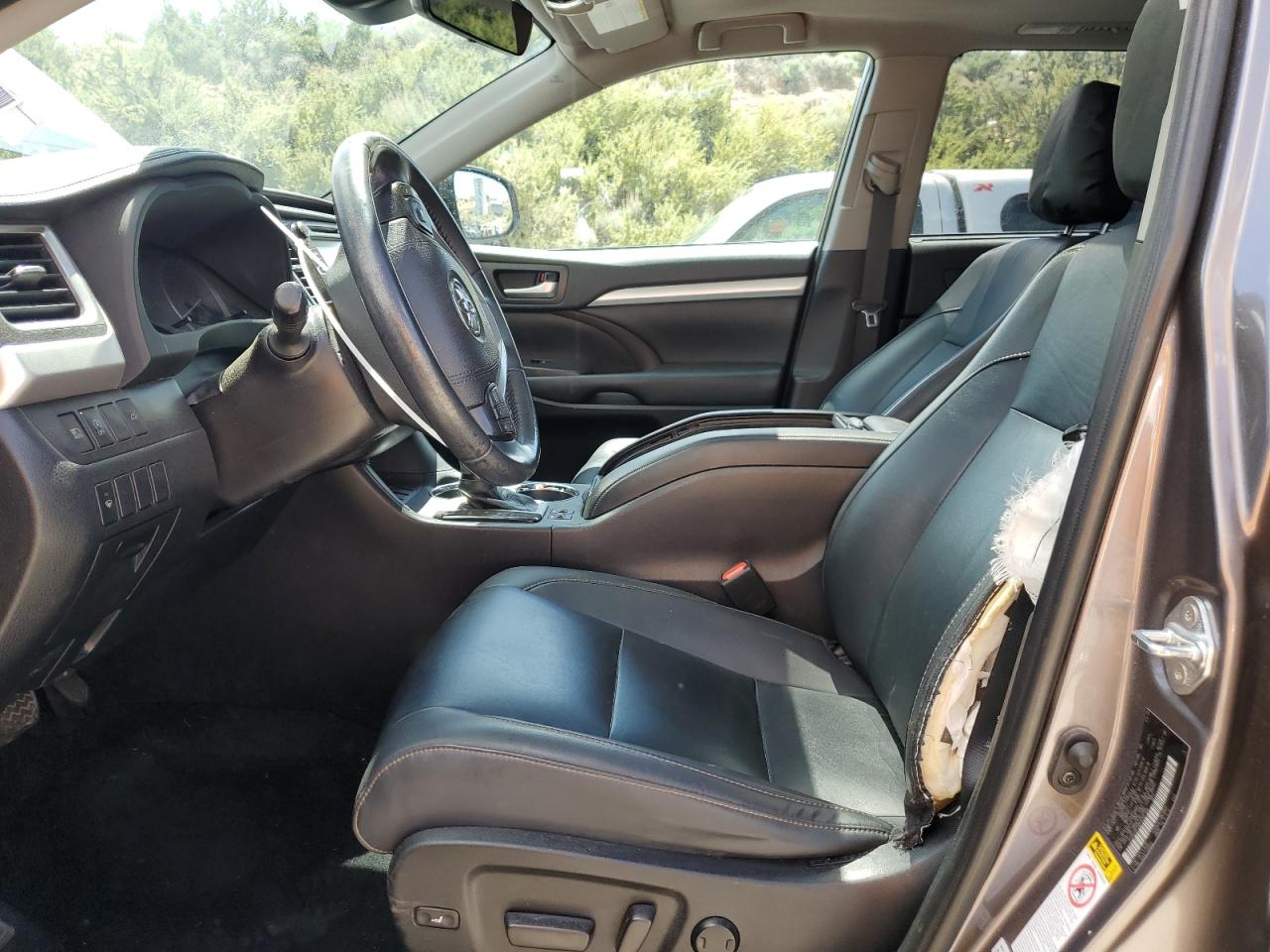 5TDKZRFH4KS560166 2019 Toyota Highlander Se