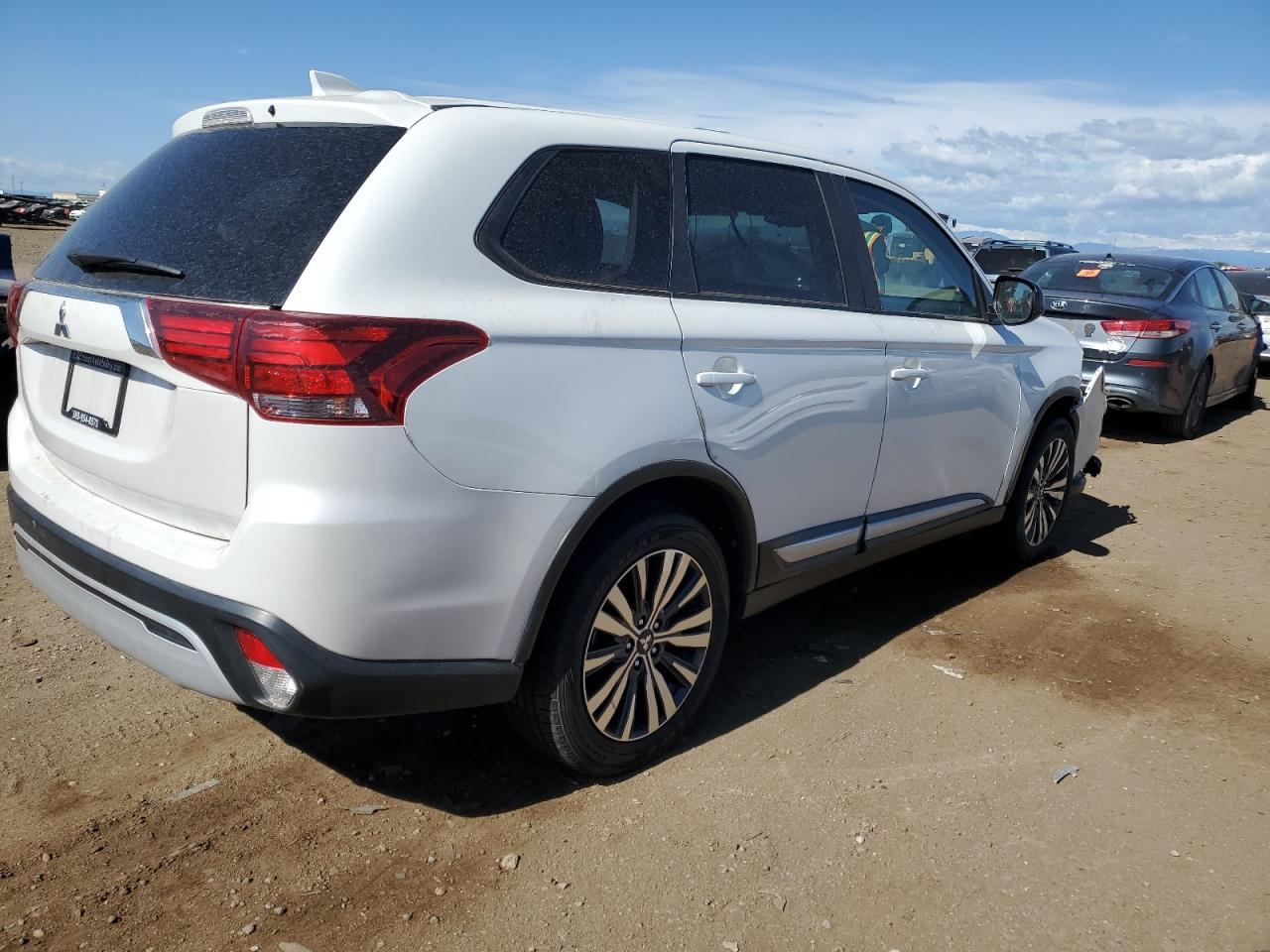 2020 Mitsubishi Outlander Es vin: JA4AD2A38LZ044769