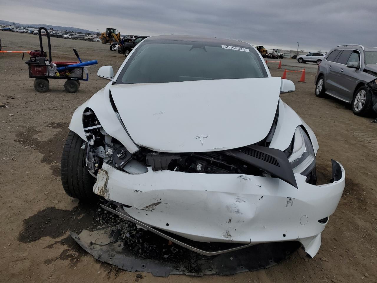 2018 Tesla Model 3 vin: 5YJ3E1EB4JF084356