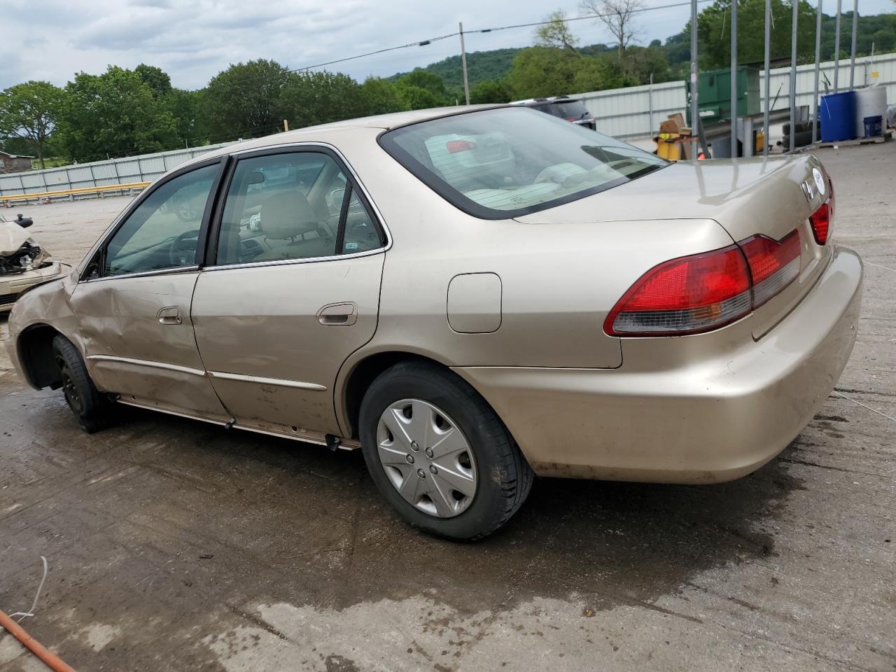 1HGCG16472A032239 2002 Honda Accord Lx