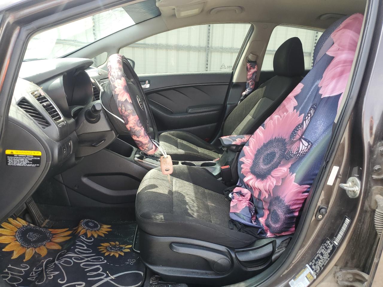 3KPFK4A7XJE198733 2018 Kia Forte Lx