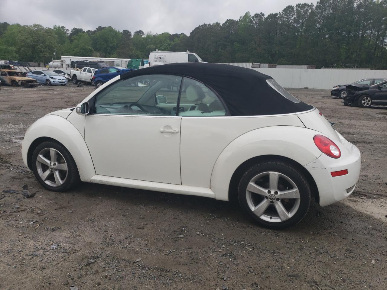 3VWFF31Y77M411835 2007 Volkswagen New Beetle Triple White