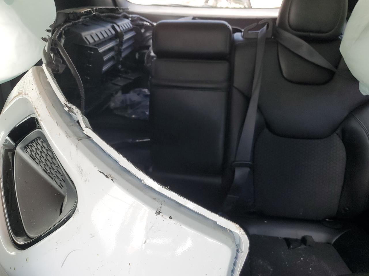 1C4PJLLB7KD369976 2019 Jeep Cherokee Latitude Plus