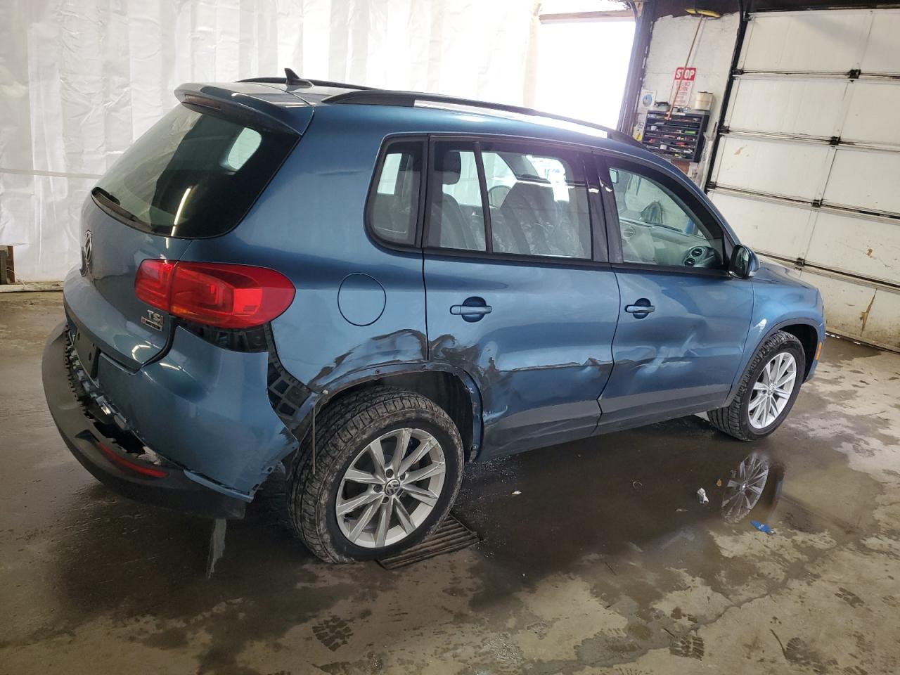 WVGBV7AX2HK043538 2017 Volkswagen Tiguan S