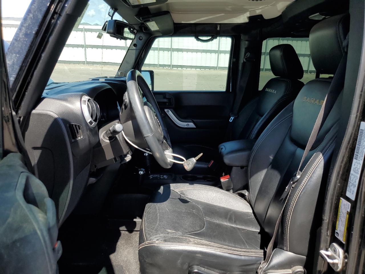 1C4HJWEG2DL627442 2013 Jeep Wrangler Unlimited Sahara