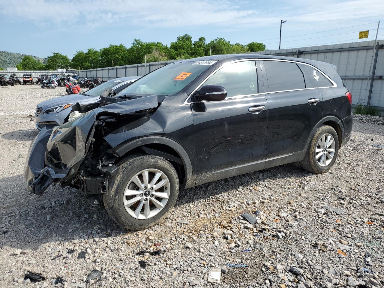 2019 Kia Sorento L vin: 5XYPG4A38KG566138