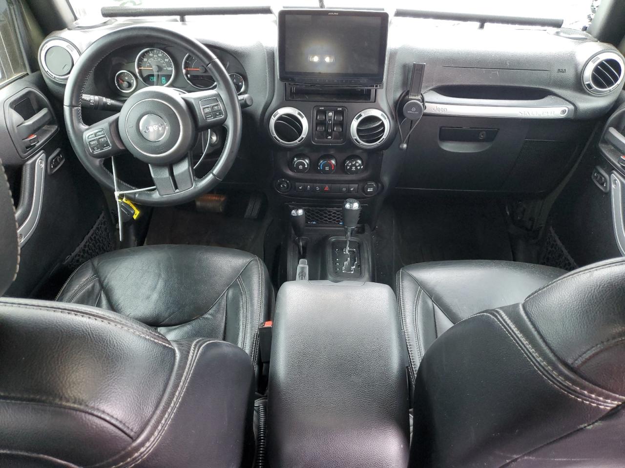 1C4BJWEG9GL132584 2016 Jeep Wrangler Unlimited Sahara