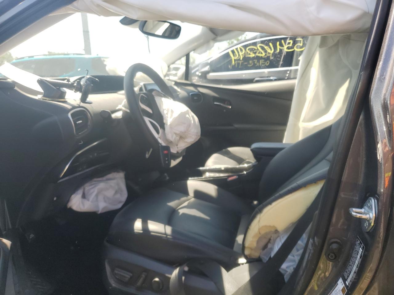 JTDKARFU7J3063746 2018 Toyota Prius