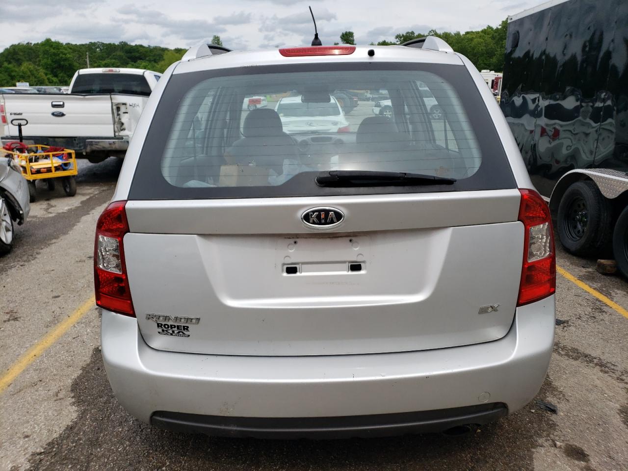 KNAFG525377031544 2007 Kia Rondo Base