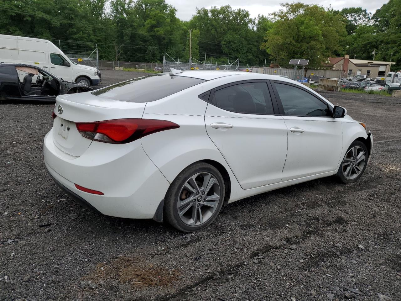 5NPDH4AE8GH665799 2016 Hyundai Elantra Se