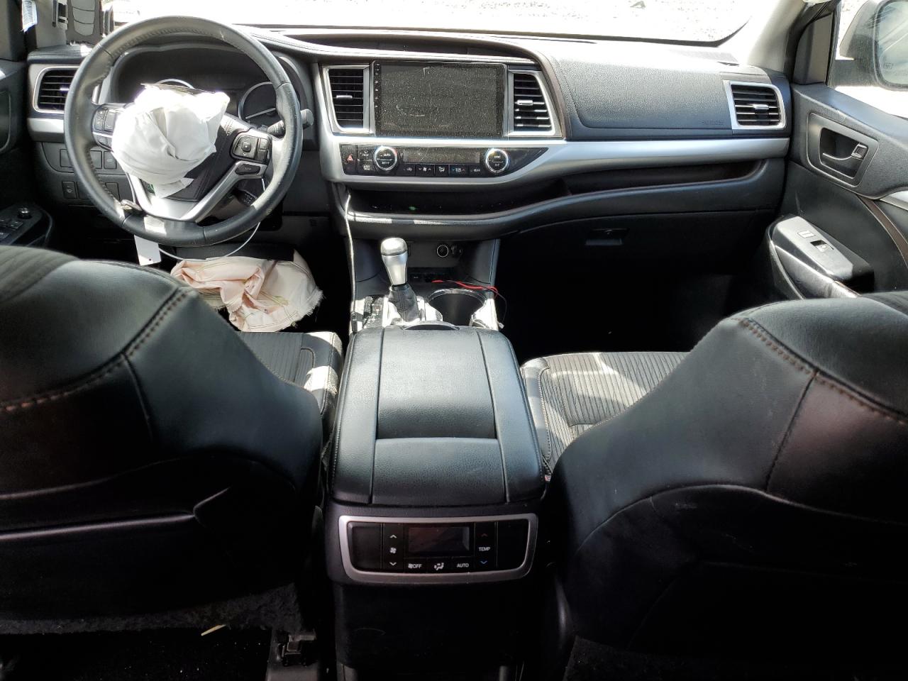 5TDZKRFH9GS175857 2016 Toyota Highlander Le