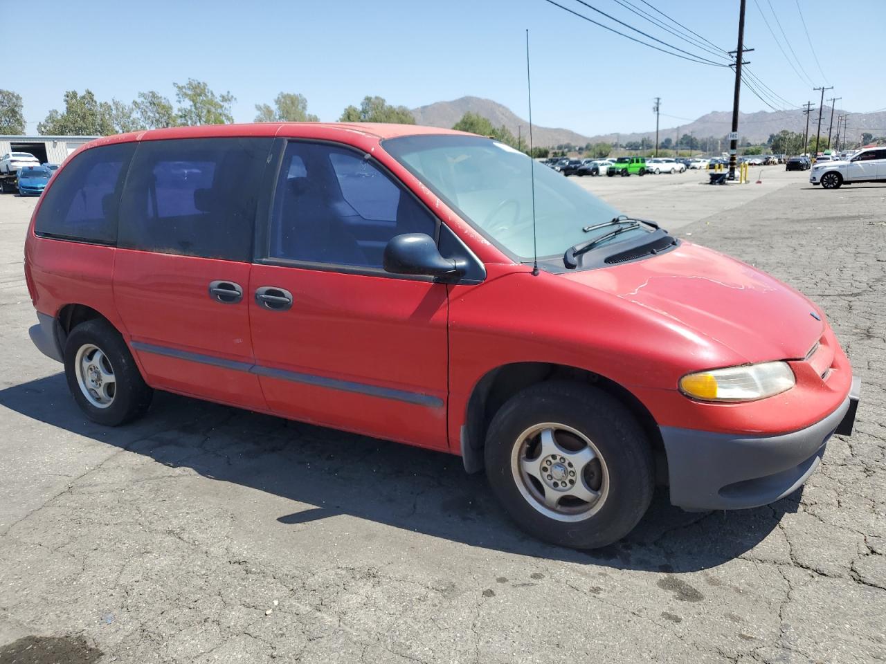 2B4FP25B3YR508974 2000 Dodge Caravan