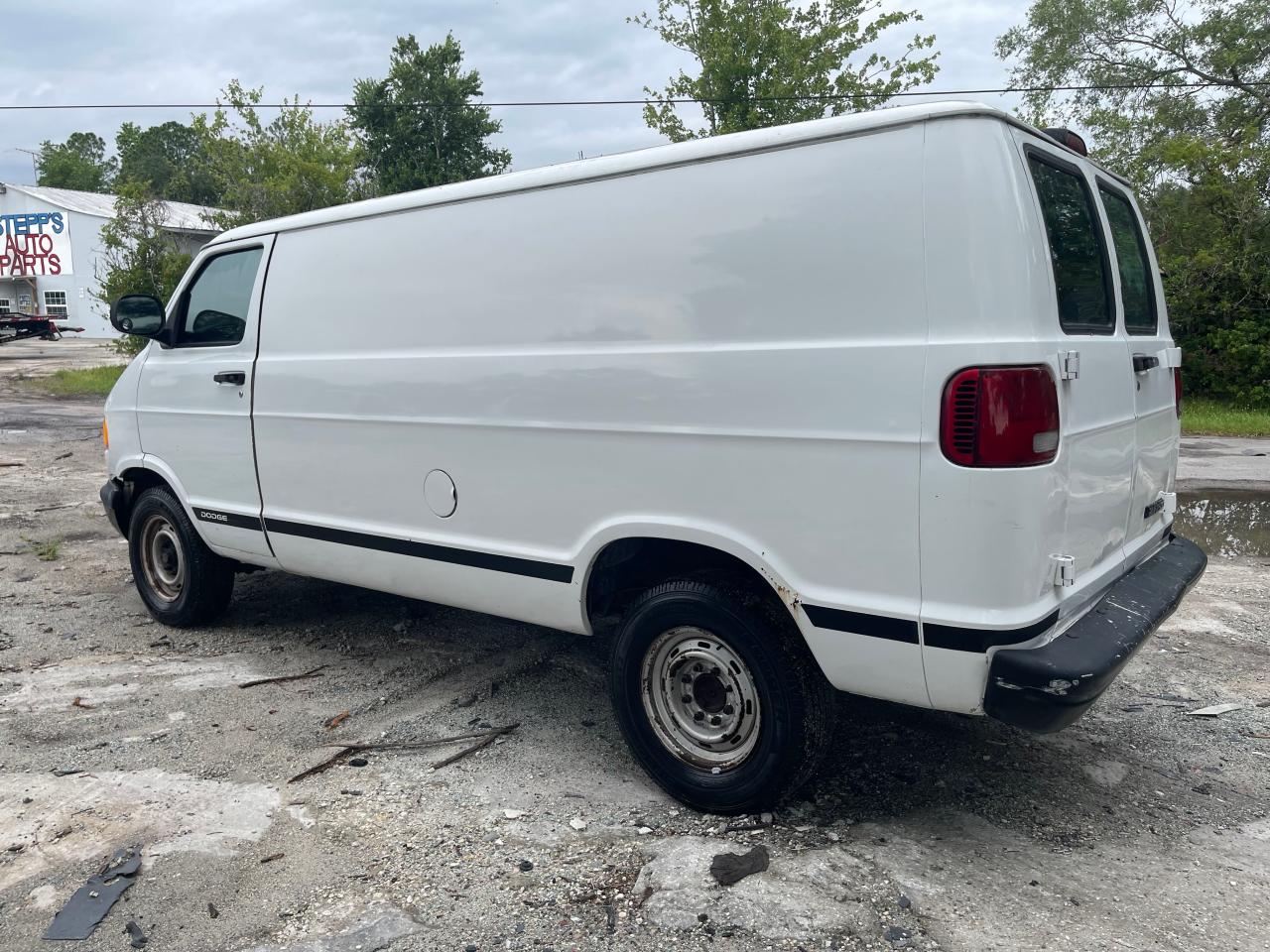 2D7JB21YX3K520679 2003 Dodge Ram Van B2500