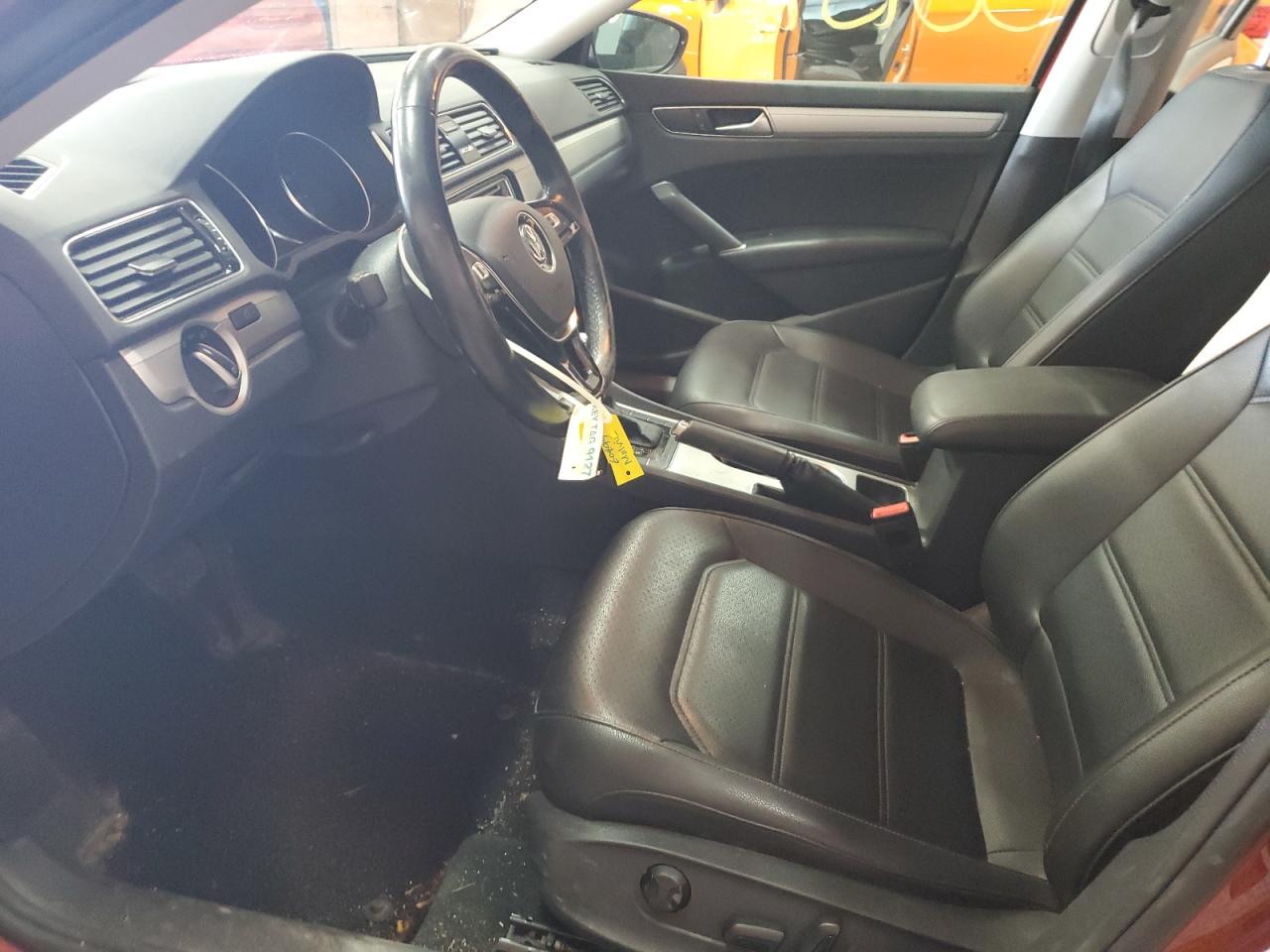 1VWLA7A33KC005509 2019 Volkswagen Passat Wolfsburg