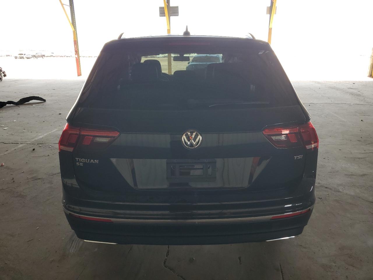 3VV3B7AX2JM098251 2018 Volkswagen Tiguan Se