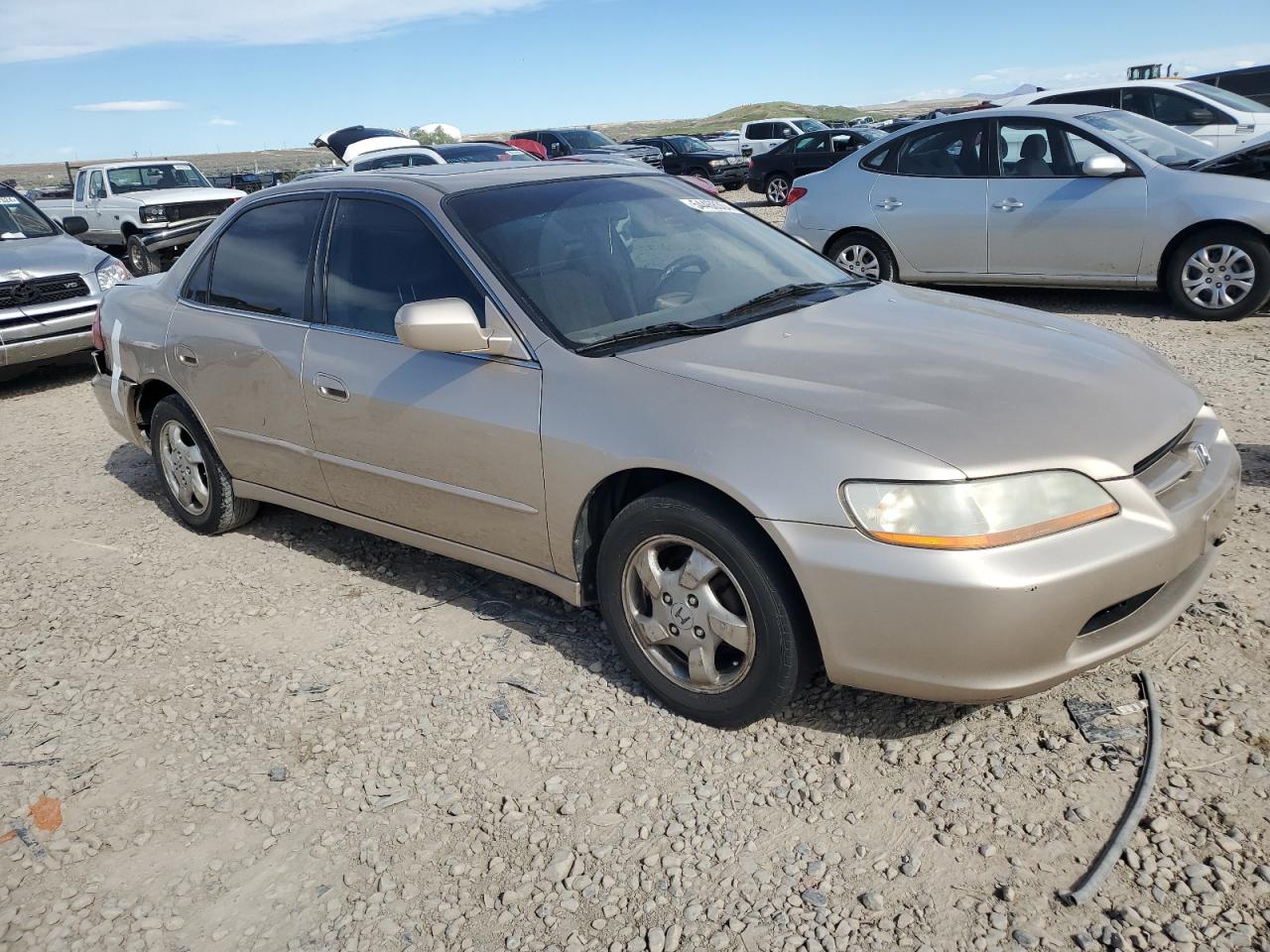 1HGCG6673YA102416 2000 Honda Accord Ex