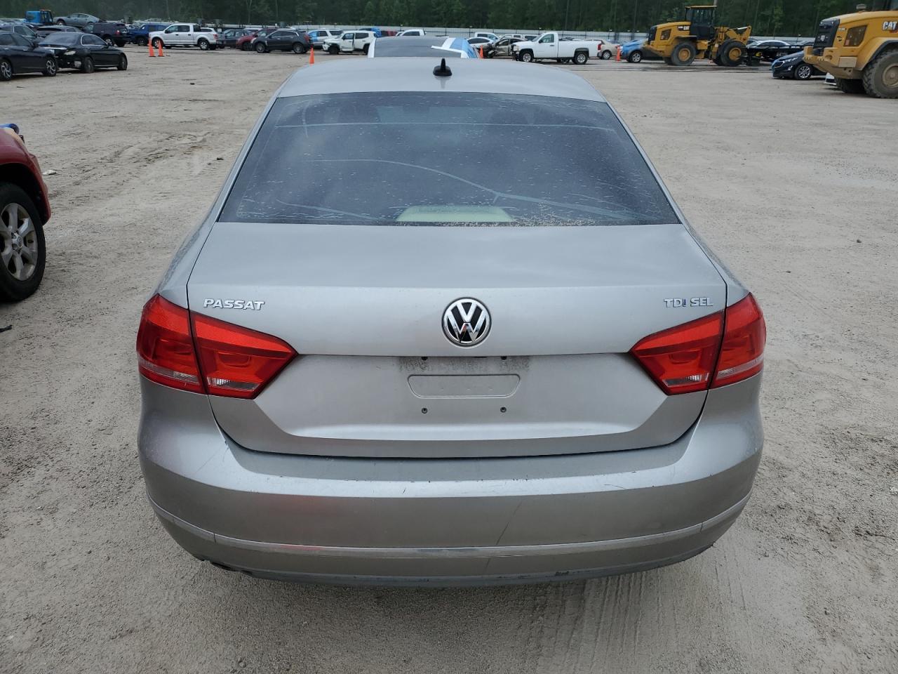 1VWCN7A33DC065894 2013 Volkswagen Passat Sel