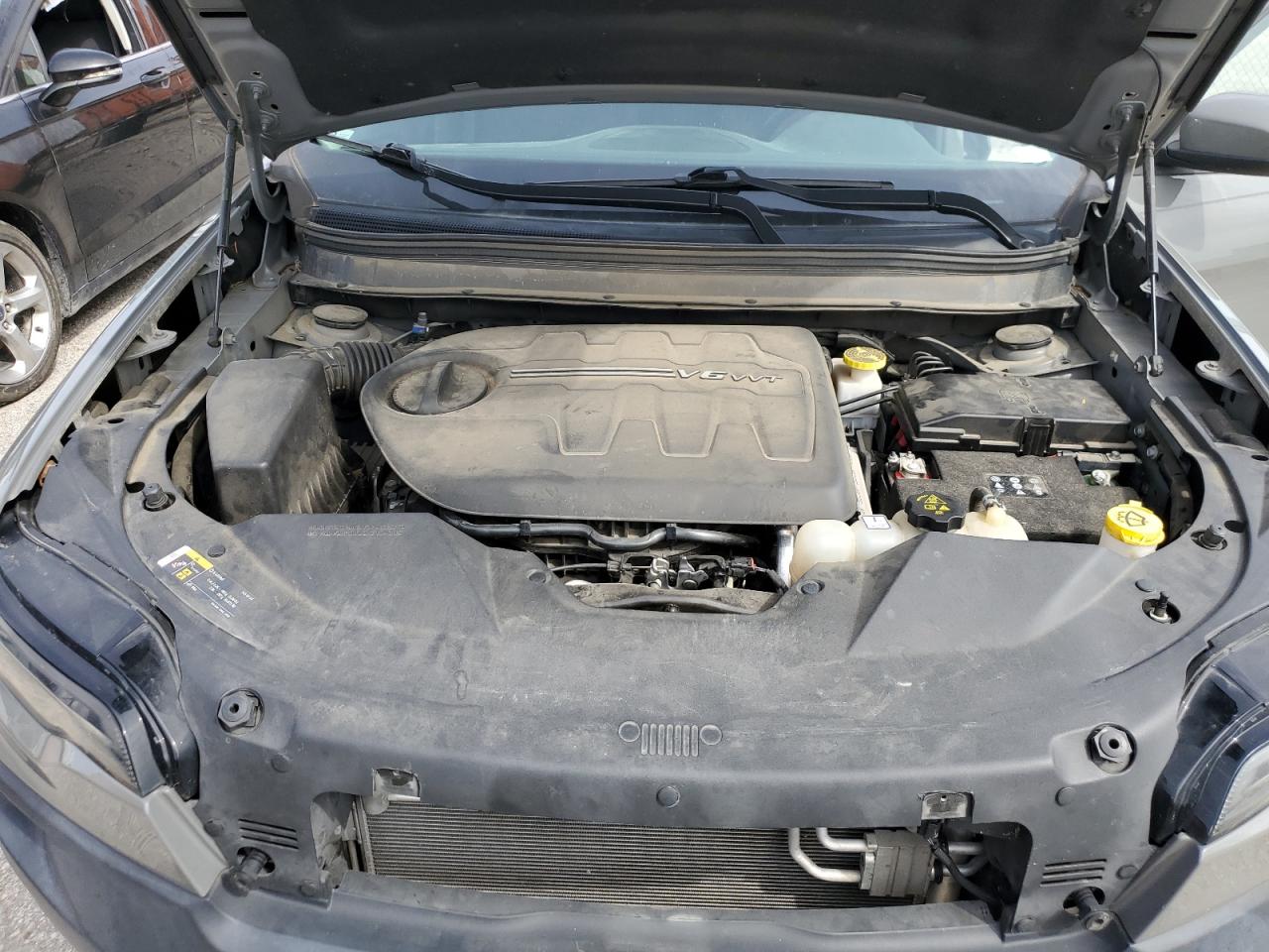 1C4PJMCX7KD445083 2019 Jeep Cherokee Latitude