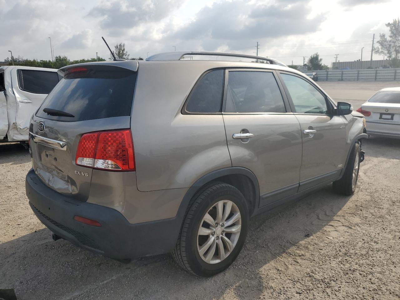 5XYKUDA22BG034054 2011 Kia Sorento Ex