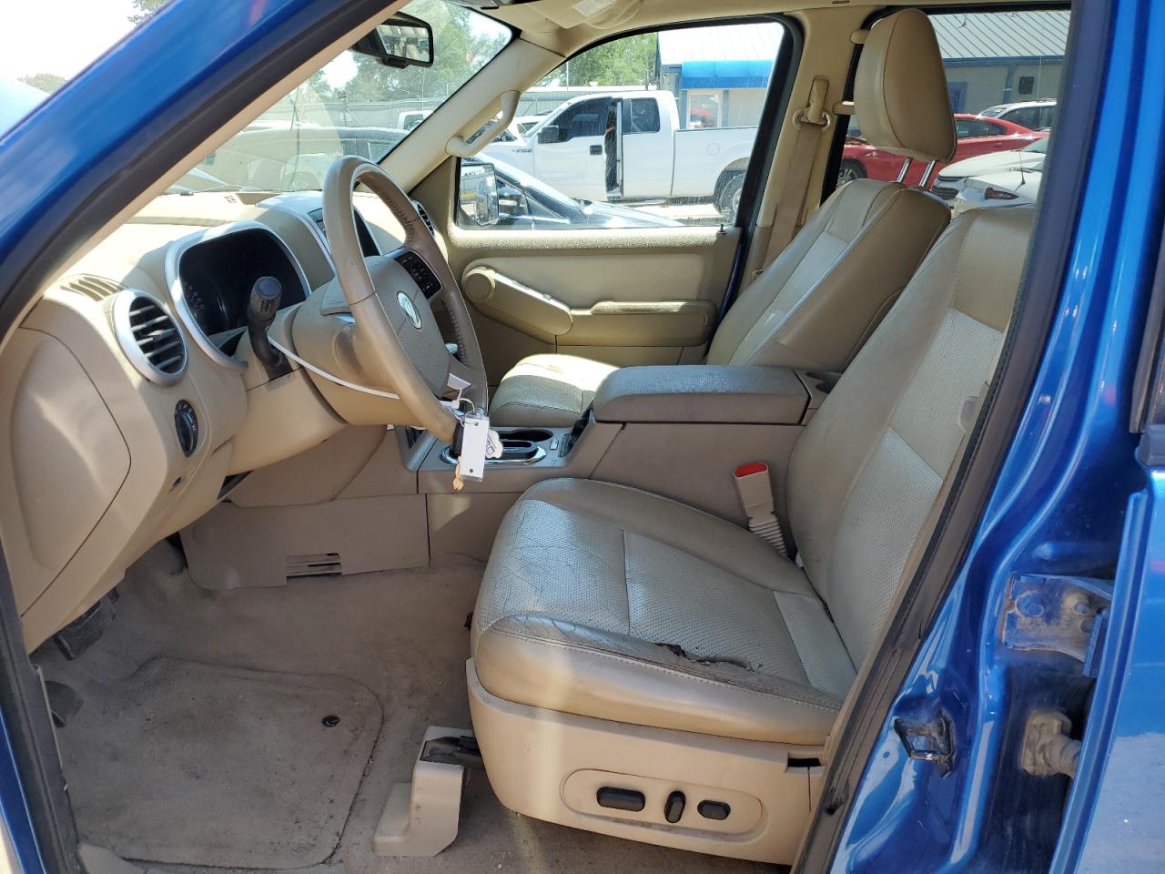 4M2EN4HE7AUJ04956 2010 Mercury Mountaineer Luxury